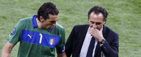 东体：明年3月份国足可能与打进世界杯正赛的亚洲球队热身（东体：国足明年3月或与晋级世界杯正赛的亚洲球队进行热身赛）