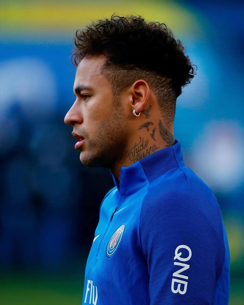 前意甲裁判：索扎不应该执法米兰德比，VAR的选择也有问题（前意甲裁判质疑：索扎不宜执法米兰德比，VAR人选同样存疑）