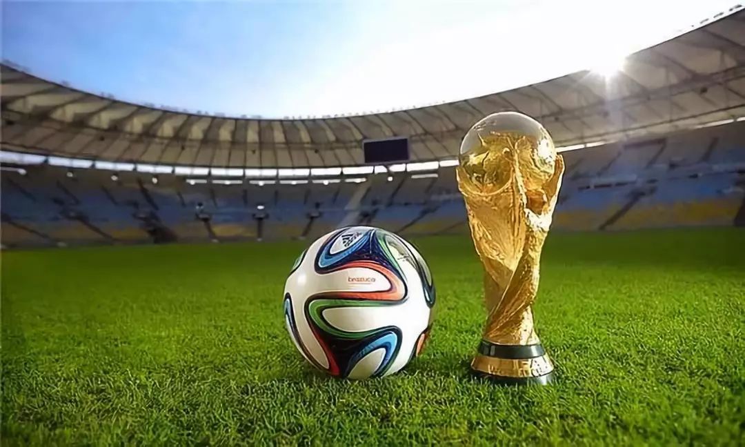 侯永永：希望来年自己能再度入选国足，不介意自己成为偶像（侯永永盼明年再披国足战袍：不介意被当作偶像）