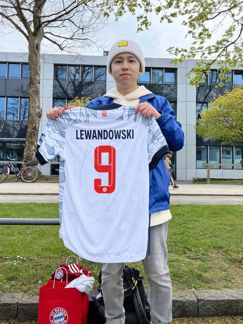 3-1阿塞拜疆，法国12年来首次在客场先丢球的情况下逆转取胜（法国12年来首次客场先丢仍逆转，3-1击败阿塞拜疆）