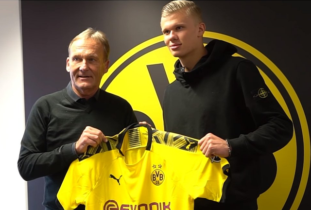 德天空：曼联和切尔西已经对韦德拉奥果进行了考察（德国天空体育：曼联与切尔西已派员考察韦德拉-奥果）