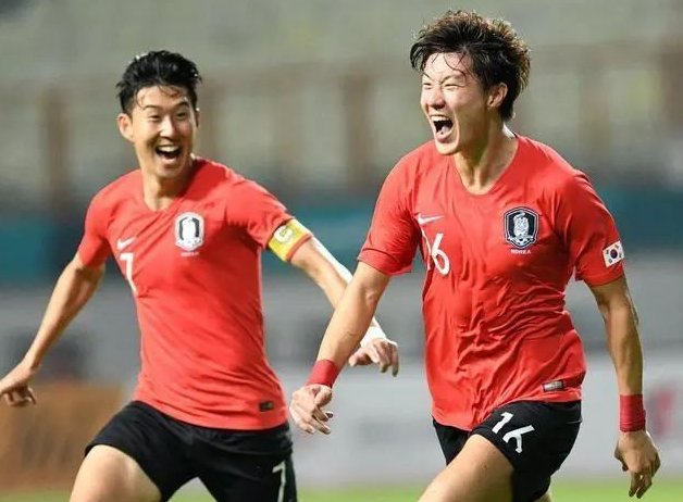 决战星期四：懂球帝3-2绝杀阿里巴巴，云龙客串门将两次失误送礼（周四对决：懂球帝3-2读秒绝杀阿里巴巴，云龙客串门将两度失误送礼）
